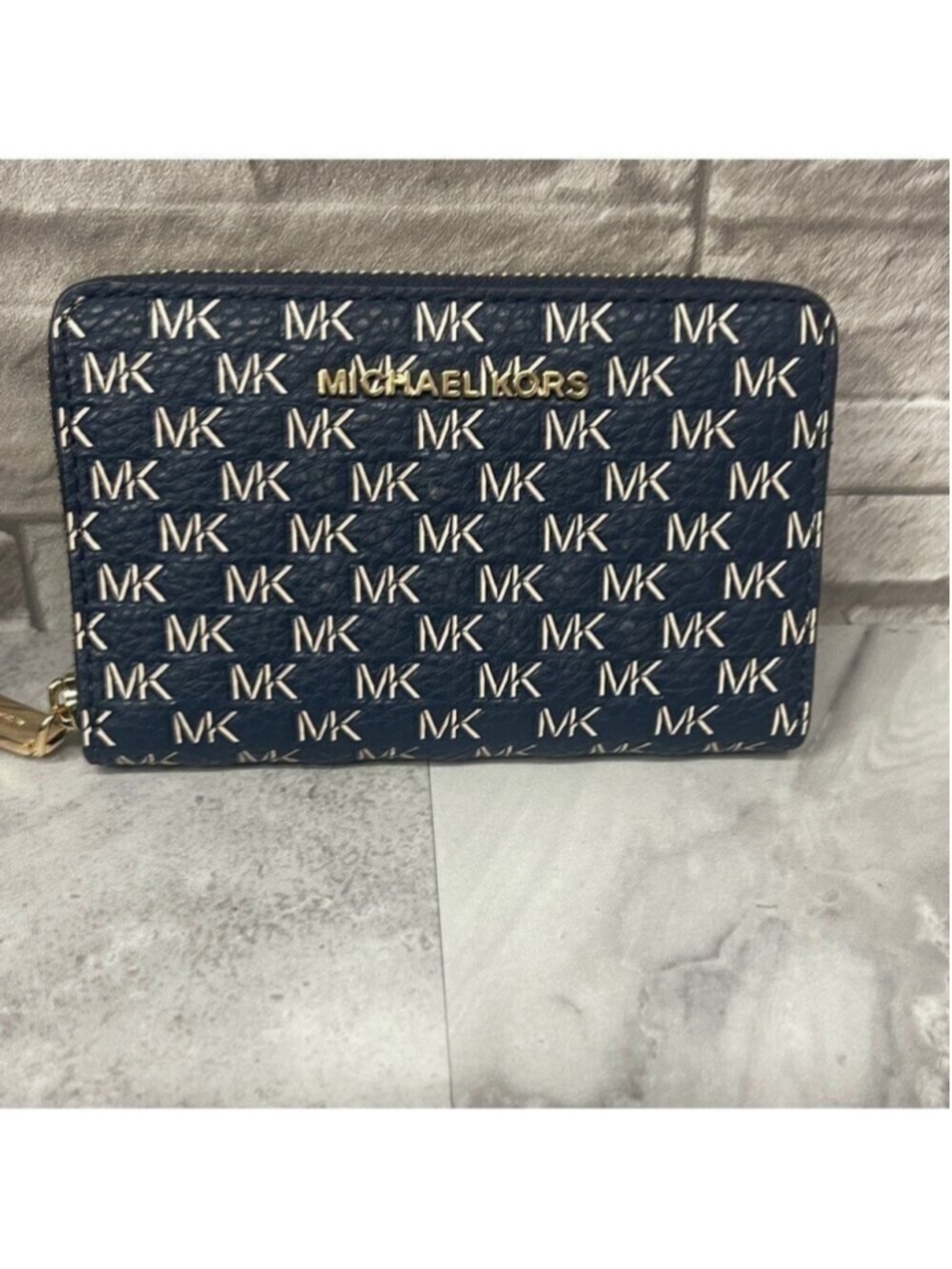 Michael Kors Charm Camera Crossbody & Matching Wallet Set Navy/Brown Logo - Picture 14 of 16